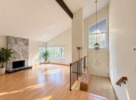 Building Photo - 100 Milani Ct