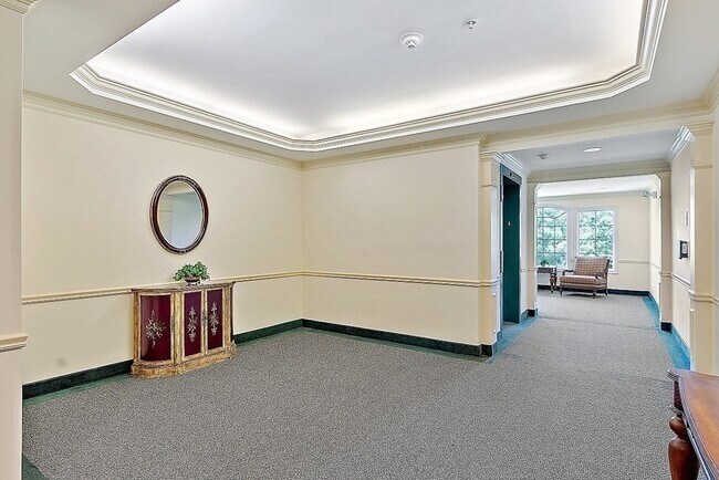 Building Photo - 170 Haverhill St