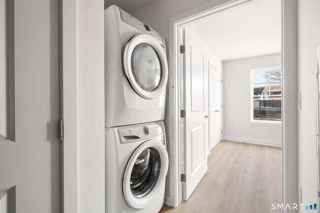 Building Photo - 29 Village Rd