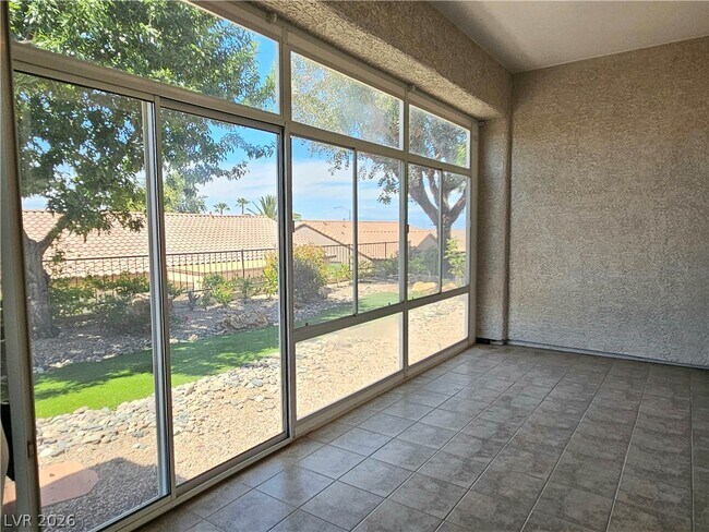 Building Photo - 2139 Twin Falls Dr