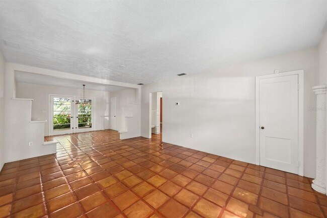 Building Photo - 3228 1st Ave W