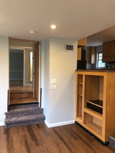 view of foyer hallway - 14 Locust St
