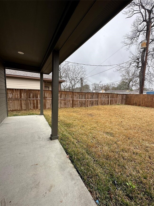 Building Photo - 9302 Bean St