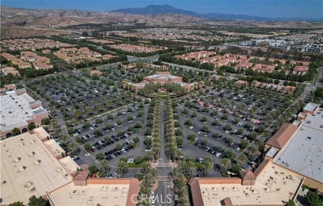 Building Photo - 94 Chantilly