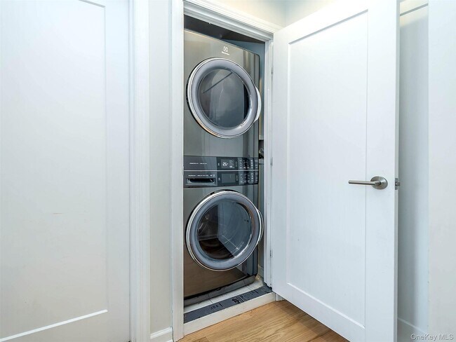 Building Photo - 17 Winans Pl