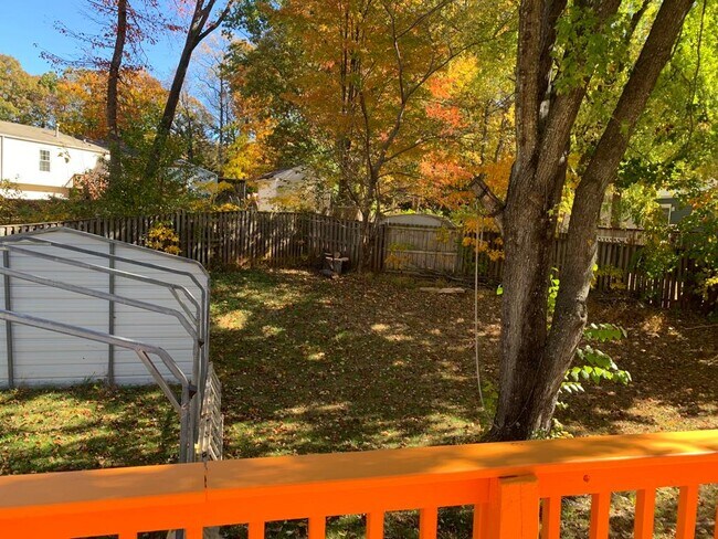 Building Photo - 5625 Saint Charles Dr