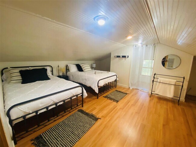 Building Photo - 20702 Fm 1094