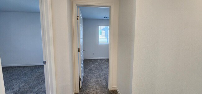 Building Photo - 6139 Rathbone St
