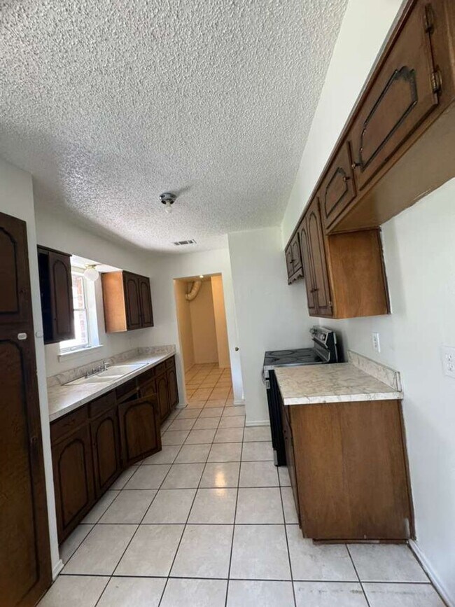 Building Photo - A hassle-free lifestyle