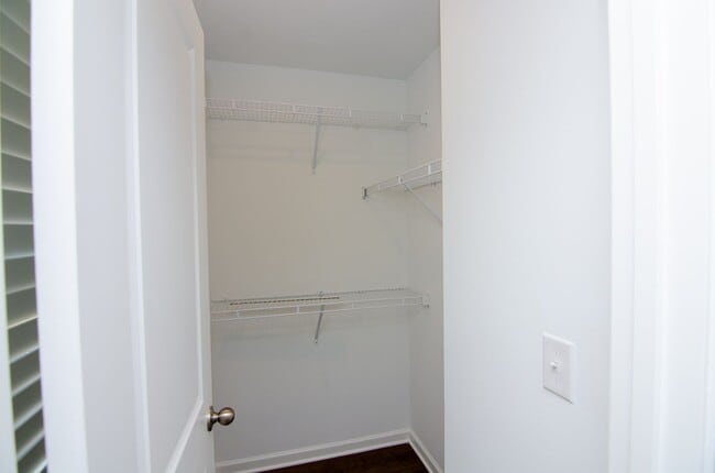 Building Photo - North Columbia Rental