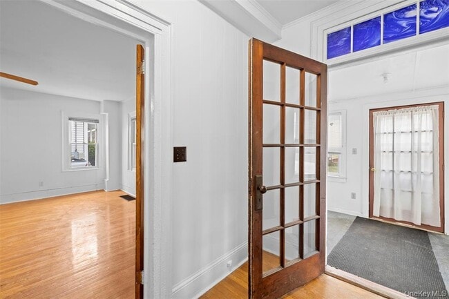 Building Photo - 15 Robinson St