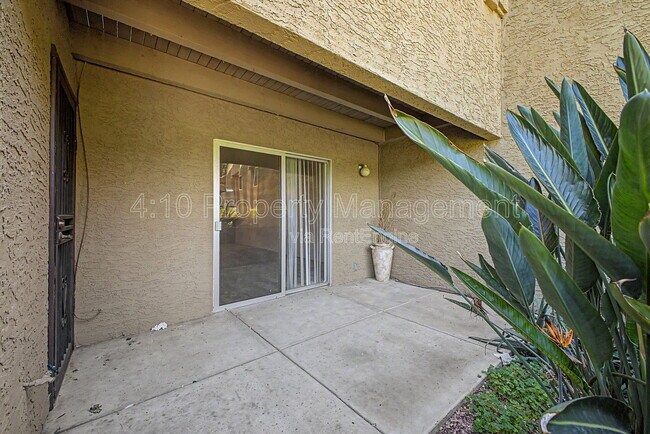 Building Photo - 4050 E Cactus Rd