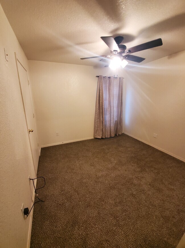 Building Photo - 9200 Checkerbloom Dr