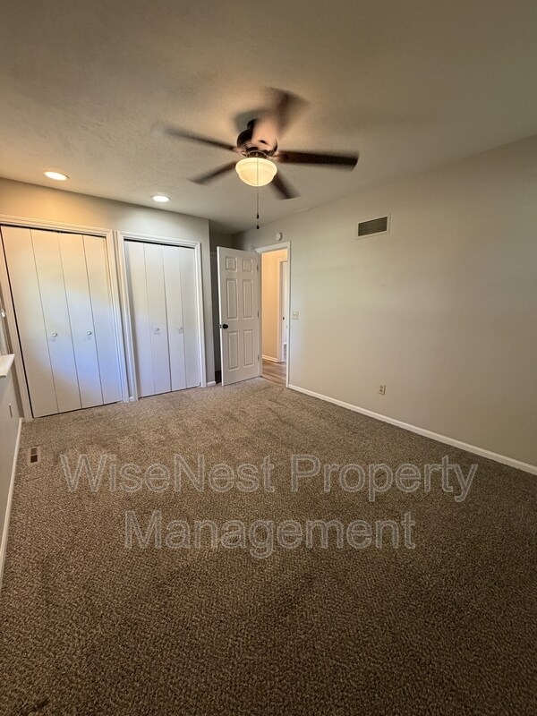 Building Photo - 1820 E Cherokee Ln