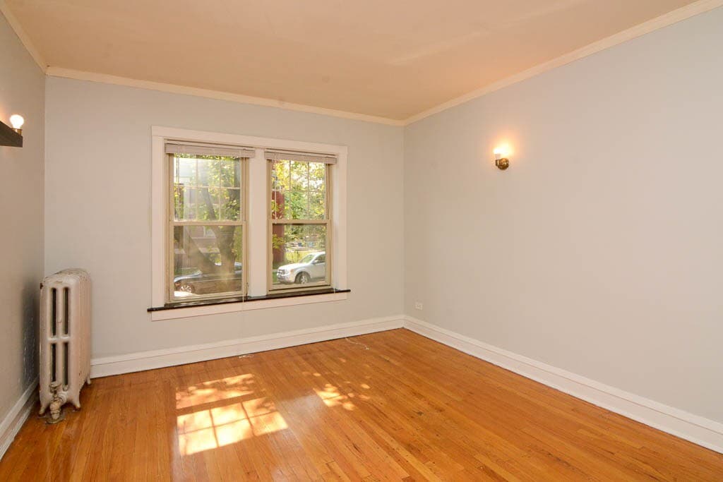 Building Photo - 4902 W Ainslie St