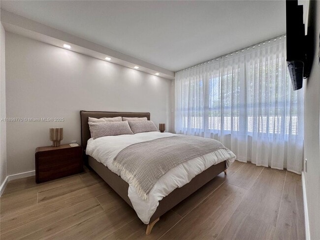 Building Photo - 10230 Collins Ave