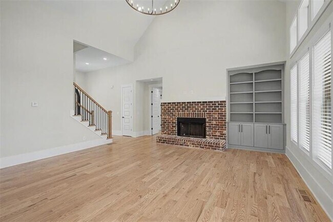 Building Photo - 133 W Putnam Ferry Rd