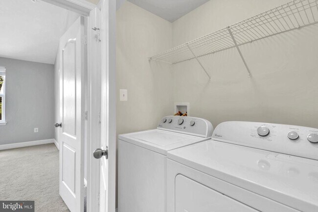 Building Photo - 617 S Cherry Grove Ave