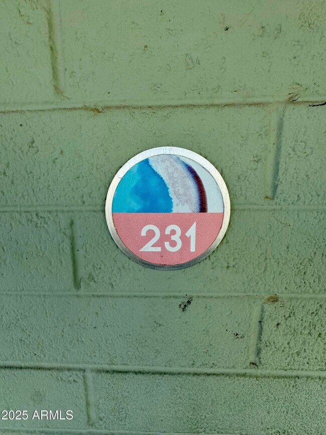 Building Photo - 1702 W Tuckey Ln