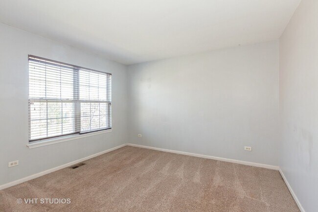 Building Photo - 14712 Independence Dr