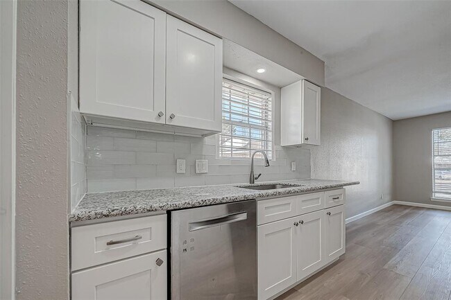 Building Photo - 7315 Housman St