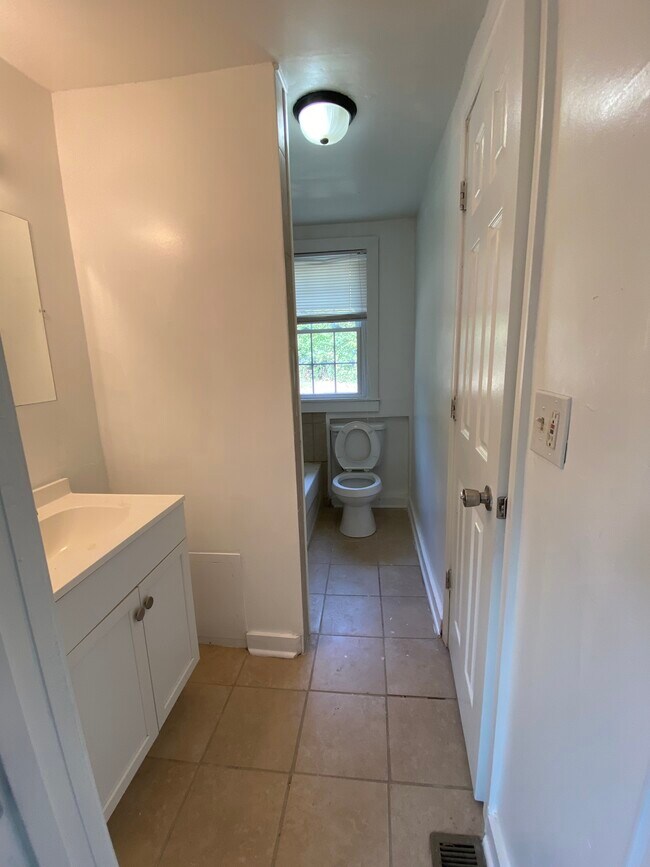 Building Photo - 2403 Old Dominion St