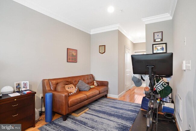 Building Photo - 906 Slaters Ln
