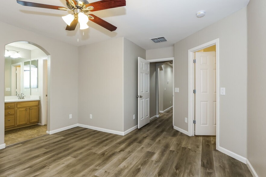 Building Photo - 407 N Ranger Ct