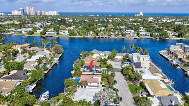 Building Photo - 2213 NE 16th St