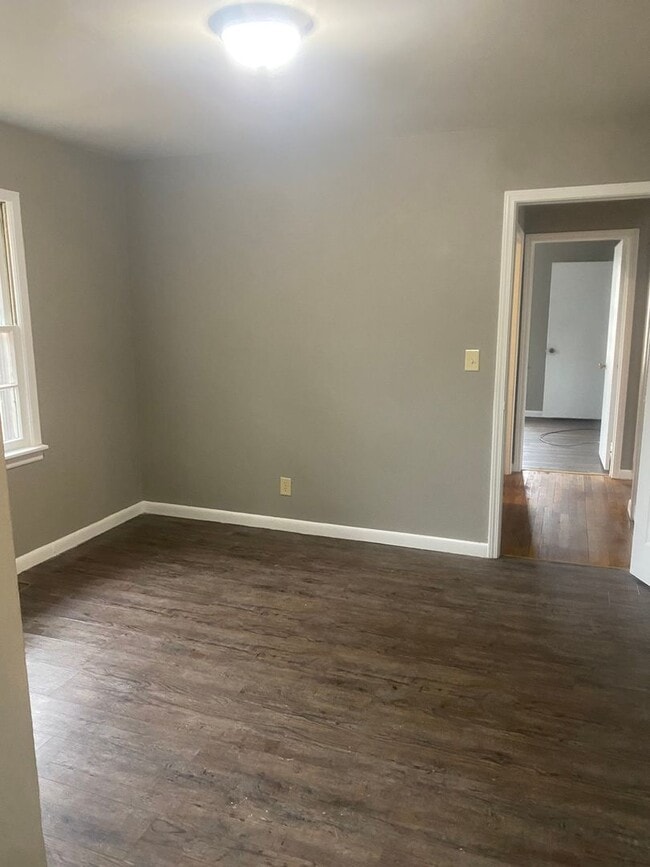 Building Photo - 524 N Allyn St