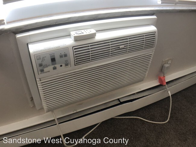 Building Photo - 1456 W 107th St