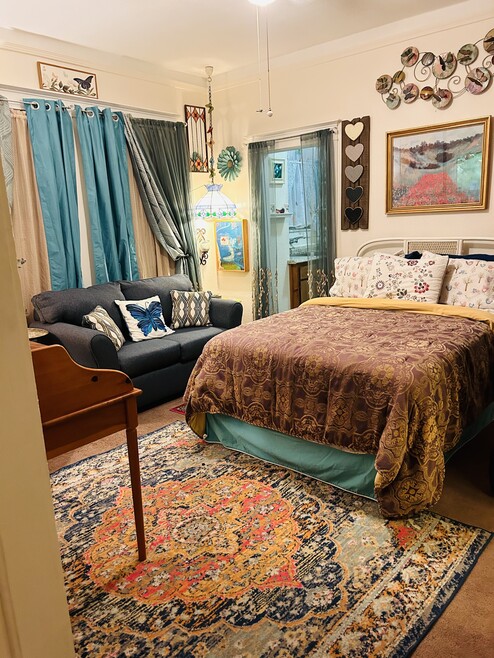 This is one of our studios on 2nd floor sep full kitchen /ba - The Lindsay Furnished Apartments