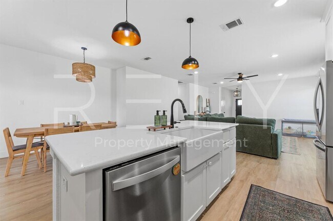 Building Photo - 129 Seattle Slew Dr