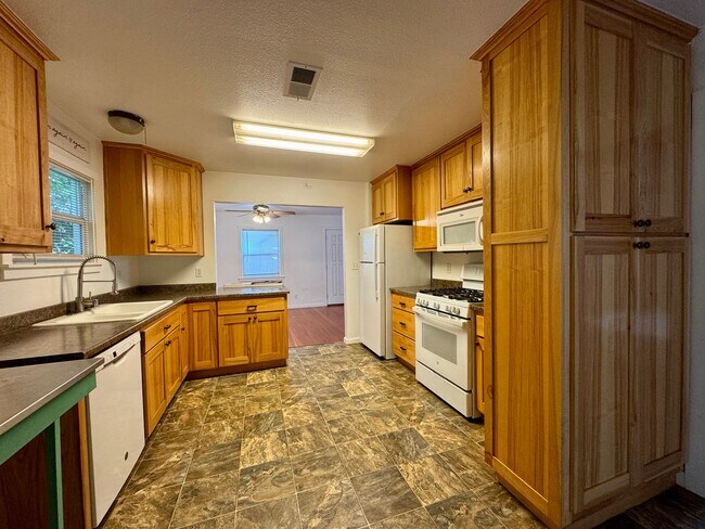Building Photo - 344 Loleta Dr