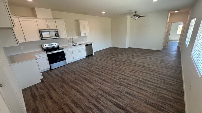 Primary Photo - Coyote Run Duplexes 9004