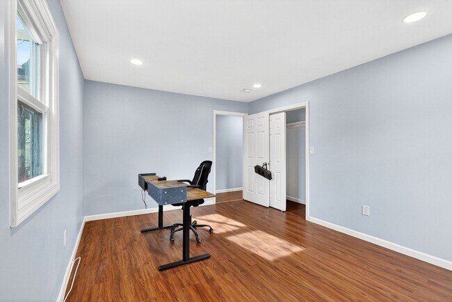 Building Photo - 1582 Irving St