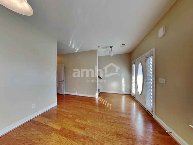 Building Photo - 147 Scottish Ave