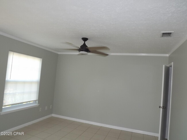 Building Photo - 2712 Oak Hammock Dr