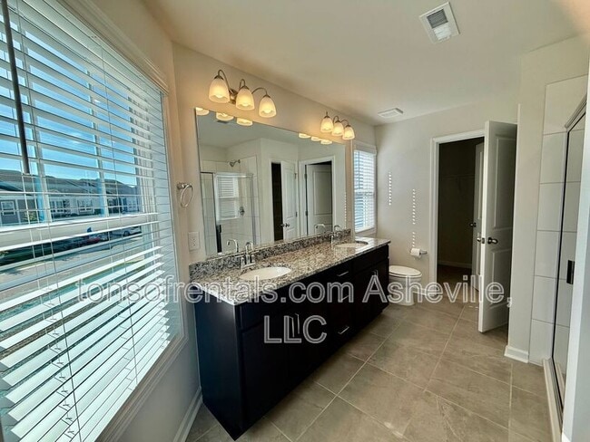 Building Photo - 216 Vly Breeze Rd