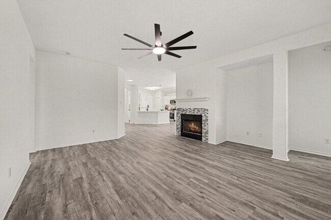 Building Photo - 18314 Manorcliff Ln