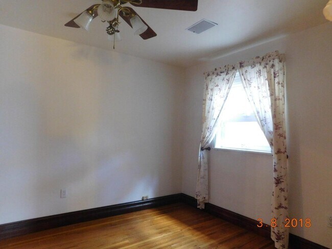 Building Photo - 6608 SW 65th St