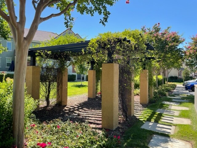 Building Photo - 507 Dante Cir