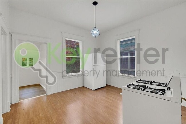 Building Photo - 1827 T St