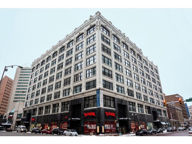 Building Photo - 50 N Illinois St