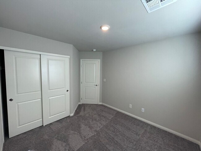 Building Photo - 4 Bd, 3 Bth, Newer Home, Granite Countertops and Entertainer’s Dream!