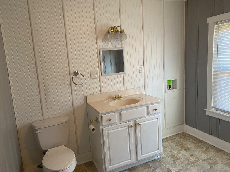 Building Photo - 200 Boggs Ln