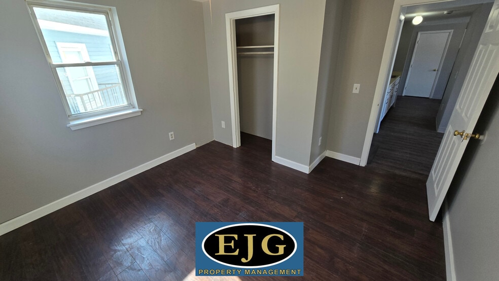 Building Photo - 26 Ledge St