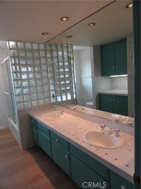 Building Photo - 1100 La Senda Dr