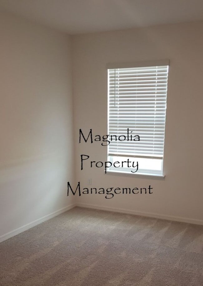 Building Photo - Dundee Station/Winter Haven_3 Bedroom 2 Bathroom