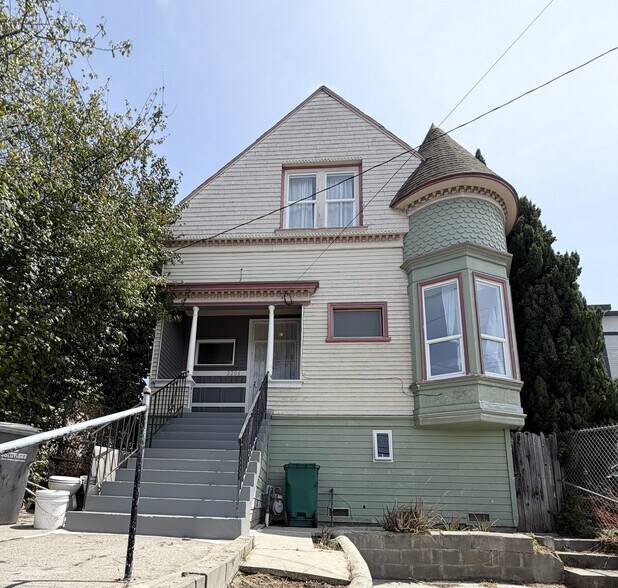 Front - 2206 23rd Ave